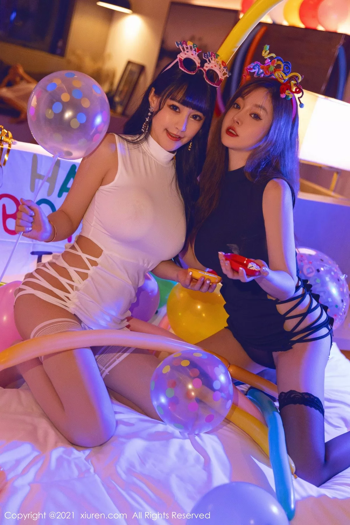 秀人集.com_[XiuRen秀人网]No.4025_女神王雨纯＆朱可儿生日party主题私房暗色灯光下撩人诱惑写真98P