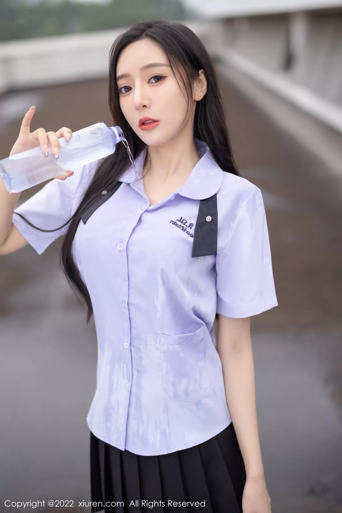 秀人集.com_[XiuRen秀人网]No.4819_女神王馨瑶yanni户外半脱性感JK制服露蕾丝内衣完美诱惑写真66P